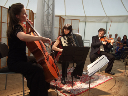 Stahlhammer Klezmer Classic Trio, Konsert i Anga, cirkusskola, 2013